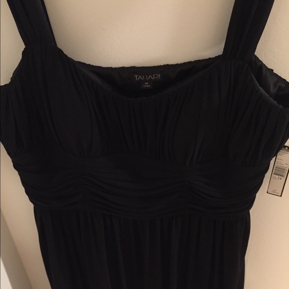 ⛔️SOLD⛔️ HOST PICK 🎉 NWT Tahari LBD - Picture 4 of 8